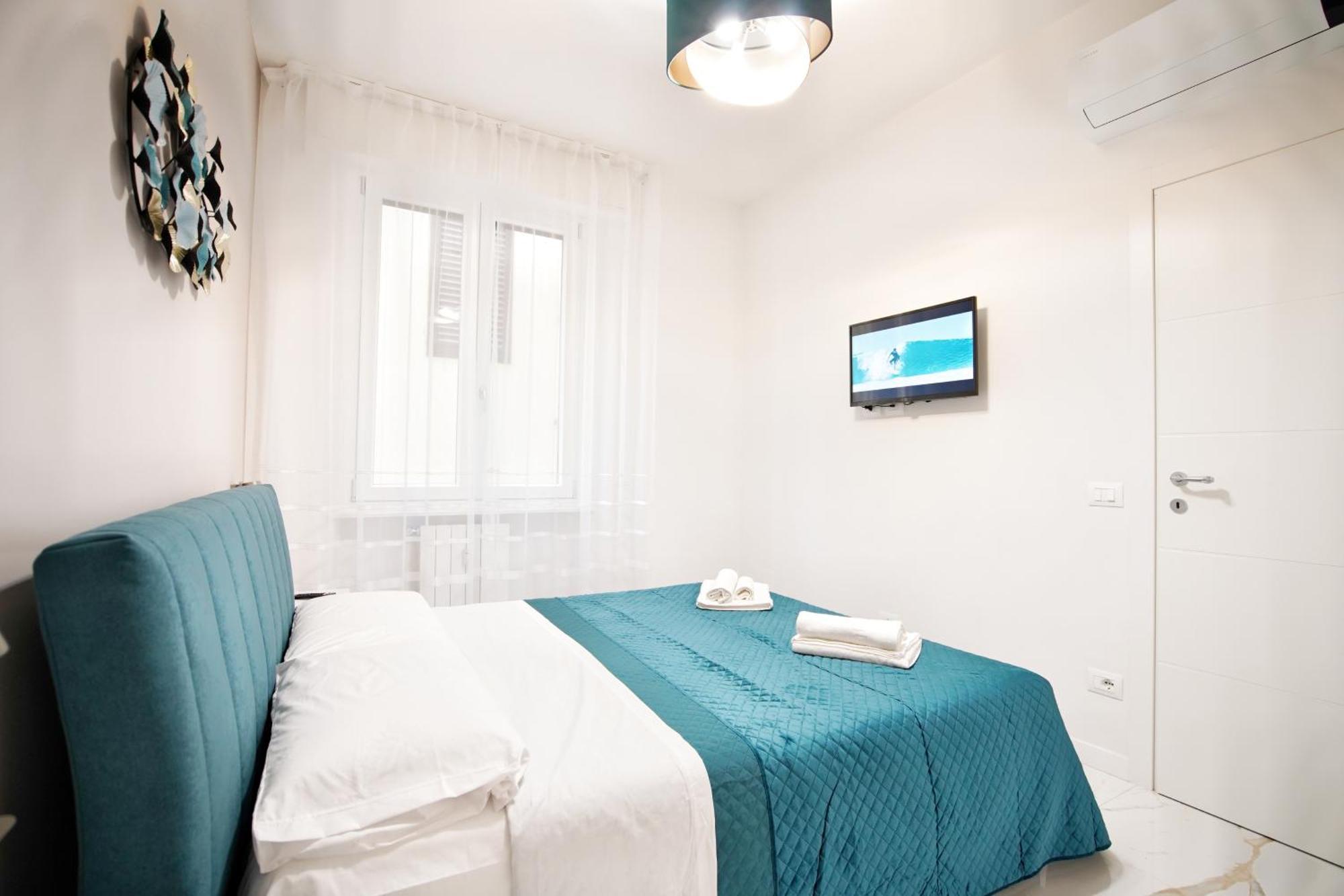 Apartment Lux Center, 2camere, 2bagni, Train Station Smn