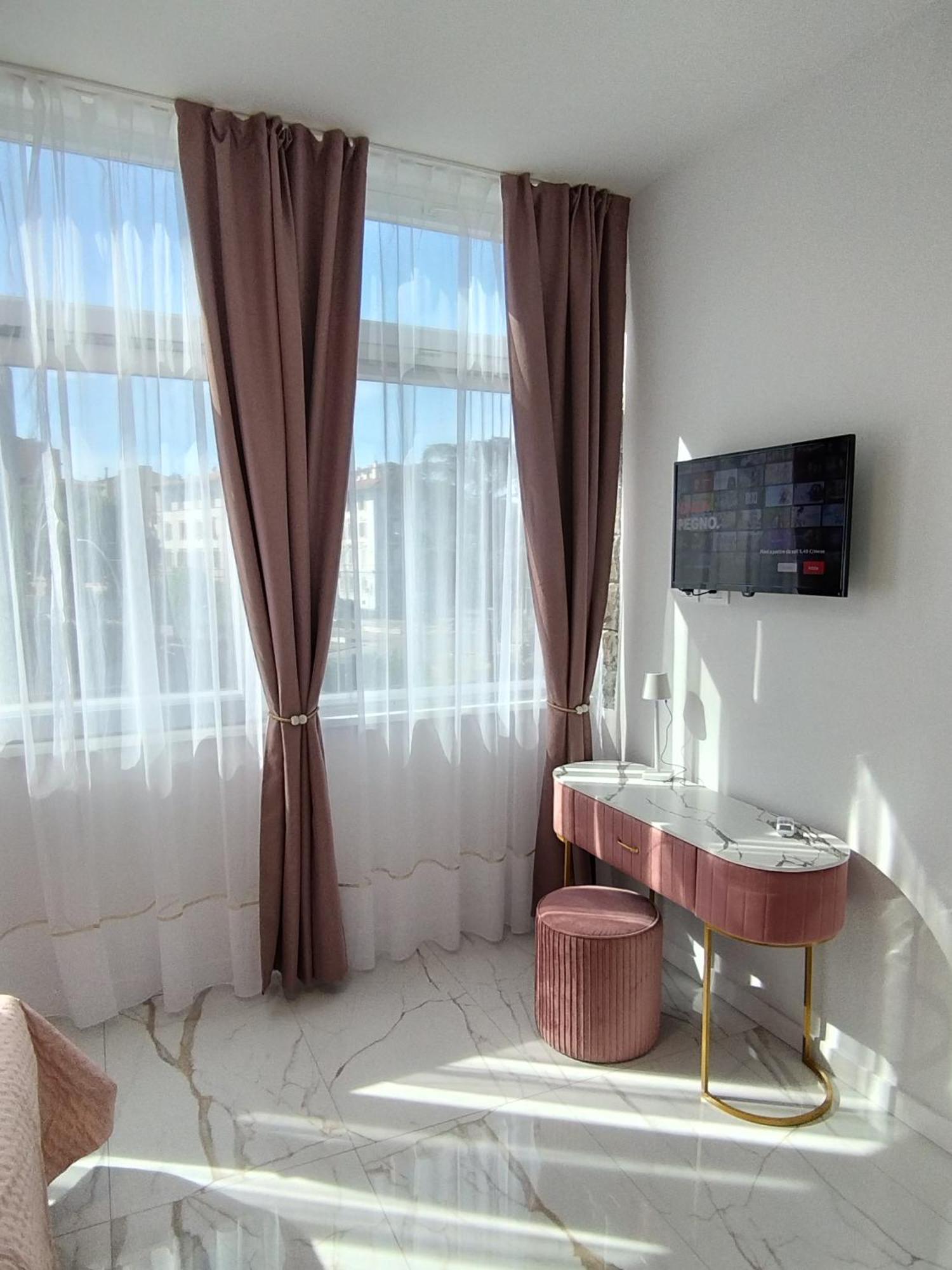 Lux Center, 2camere, 2bagni, Train Station Smn Apartment