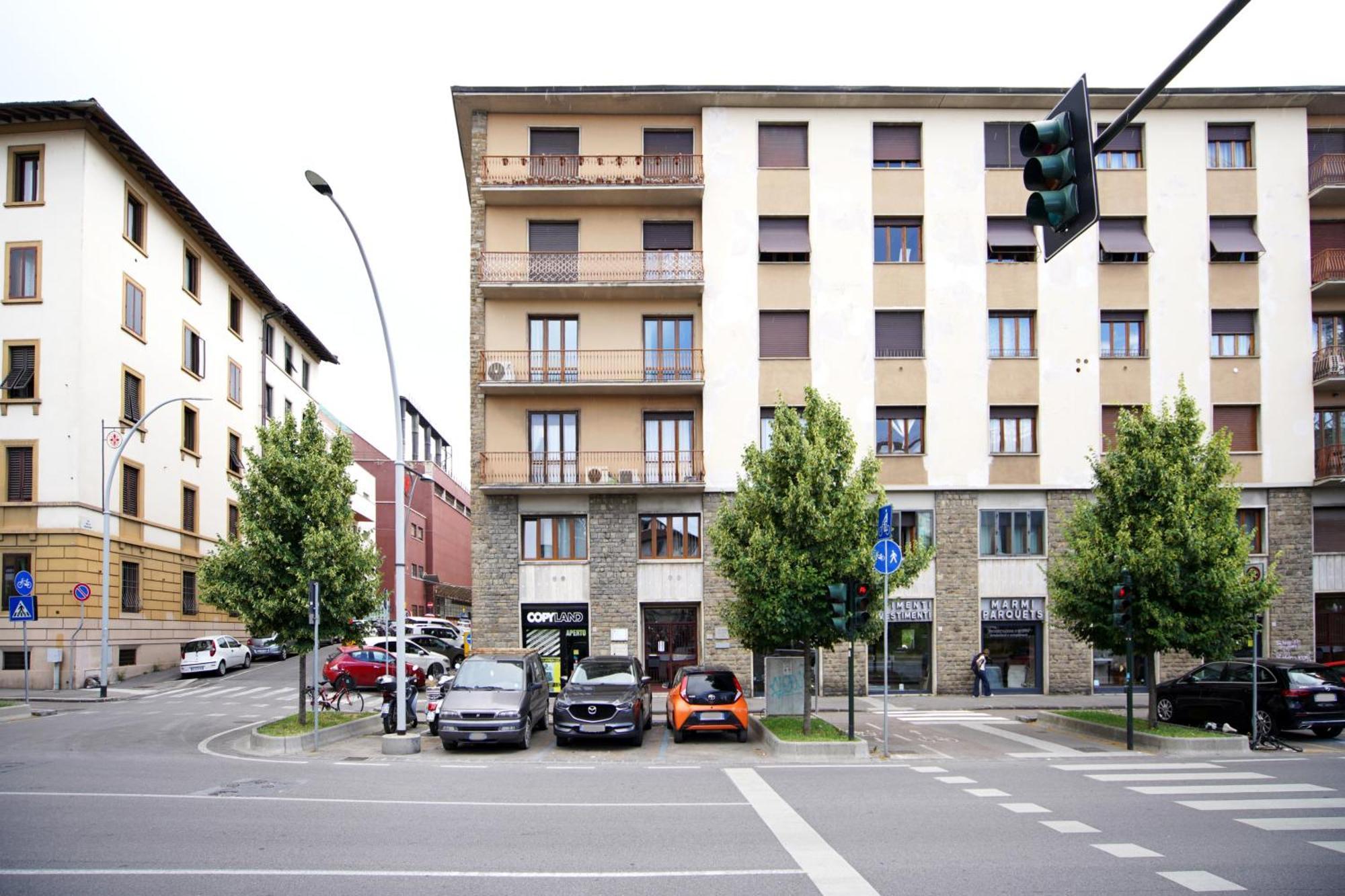 Apartment Lux Center, 2camere, 2bagni, Train Station Smn *